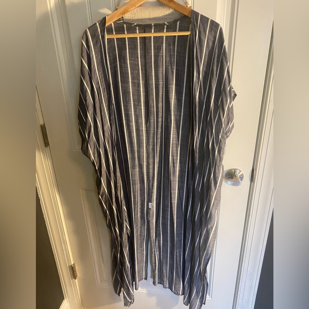 Bundle of 2 light summer kimonos